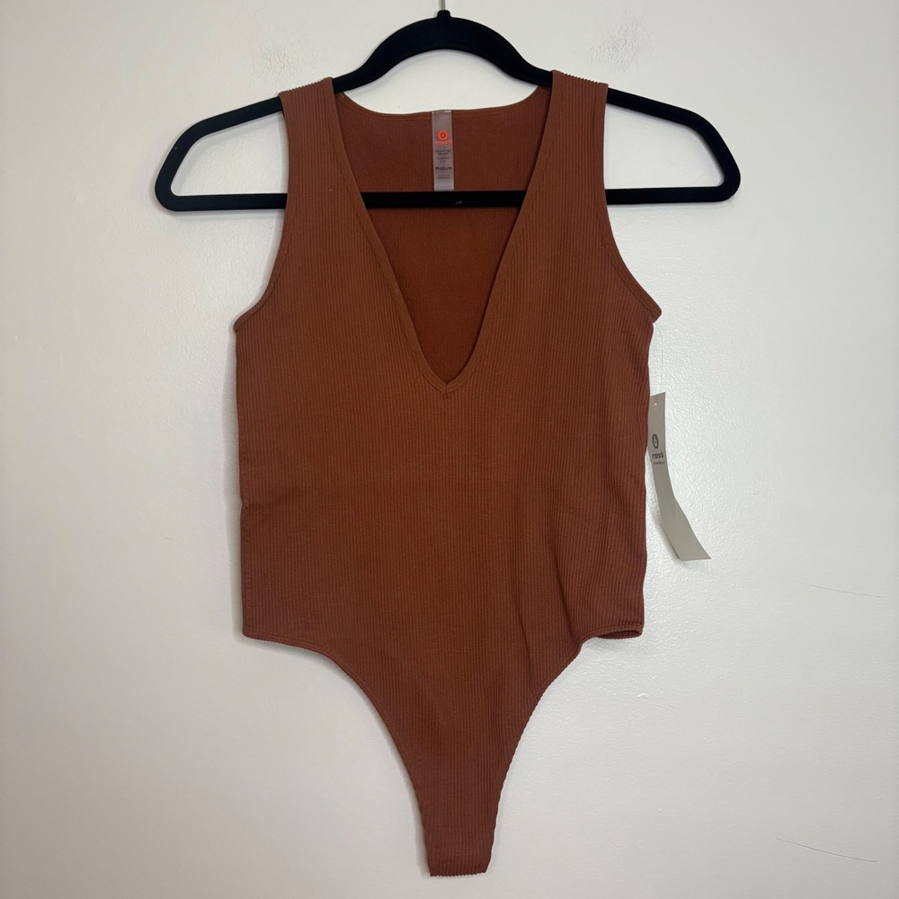 Mono B Ribbed Brown‎ Deep V-Neck Sleeveless Thong Bodysuit Size Small NWT